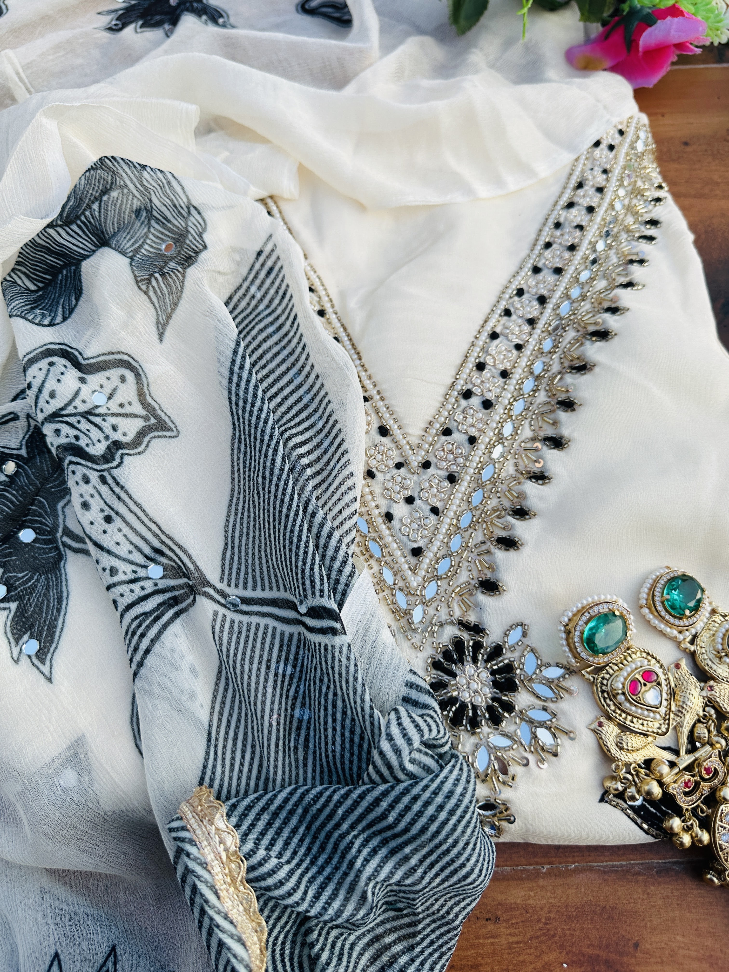 Creap Unstitched Suit with V-Neck Embroidery &amp; Chiffon Dupatta image 2